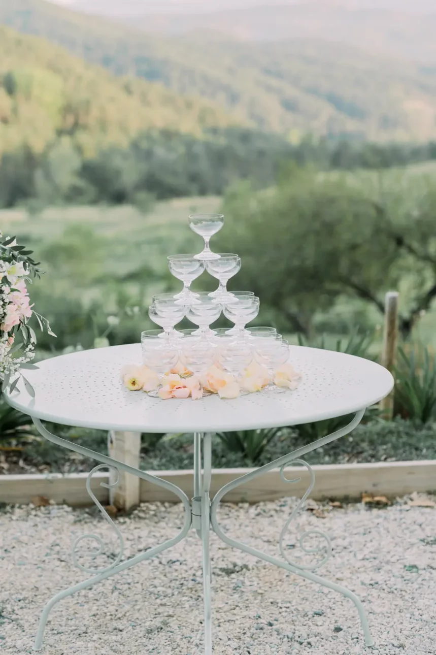 Champagnerpyramide bei einer Hochzeit in der Domaine La Plume